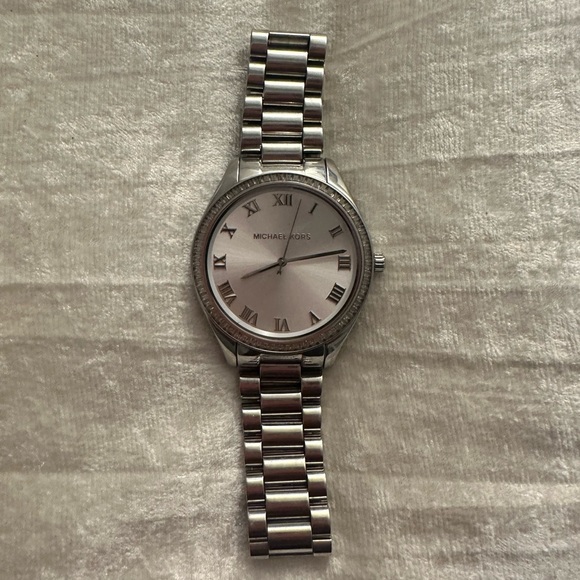 Michael Kors Watch - Picture 3 of 4